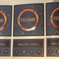 Цветные самоклеящиеся этикетки